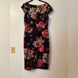 Floral Midi Dress - Black and Red, pencil dress silhouette. Sweet heart neck lin